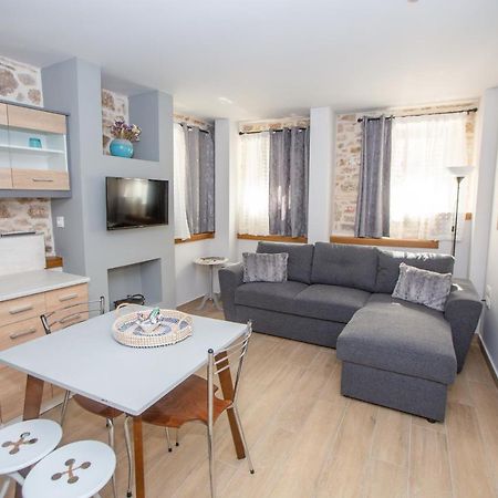 Οniro Comfort Living Ioannina Bagian luar foto