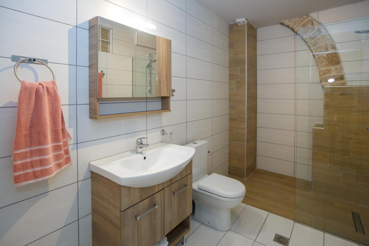 Οniro Comfort Living Ioannina Bagian luar foto