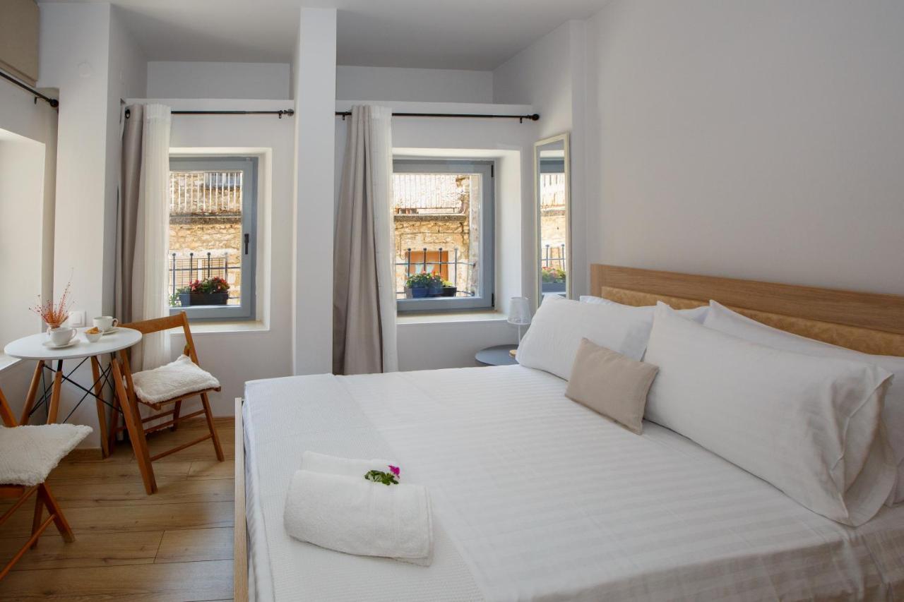 Οniro Comfort Living Ioannina Bagian luar foto
