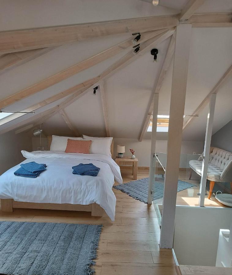 Οniro Comfort Living Ioannina Bagian luar foto