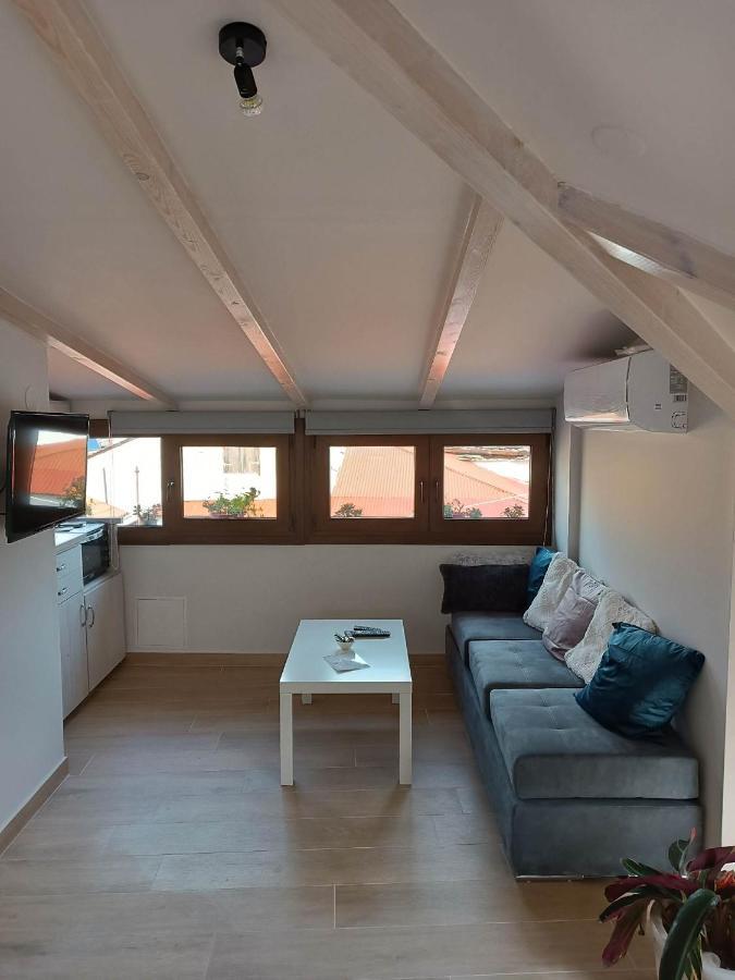 Οniro Comfort Living Ioannina Bagian luar foto